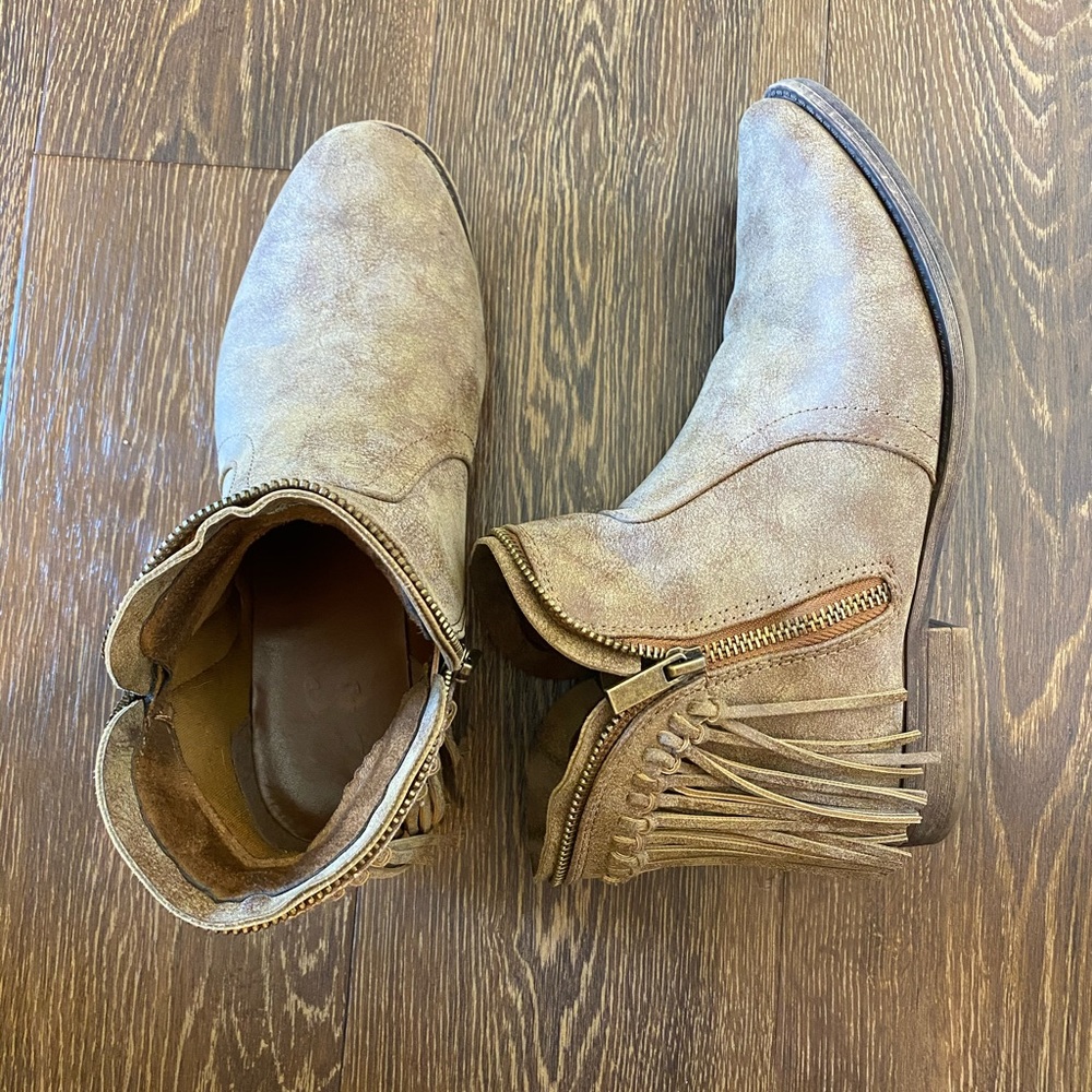 Brown tassel western style bootie